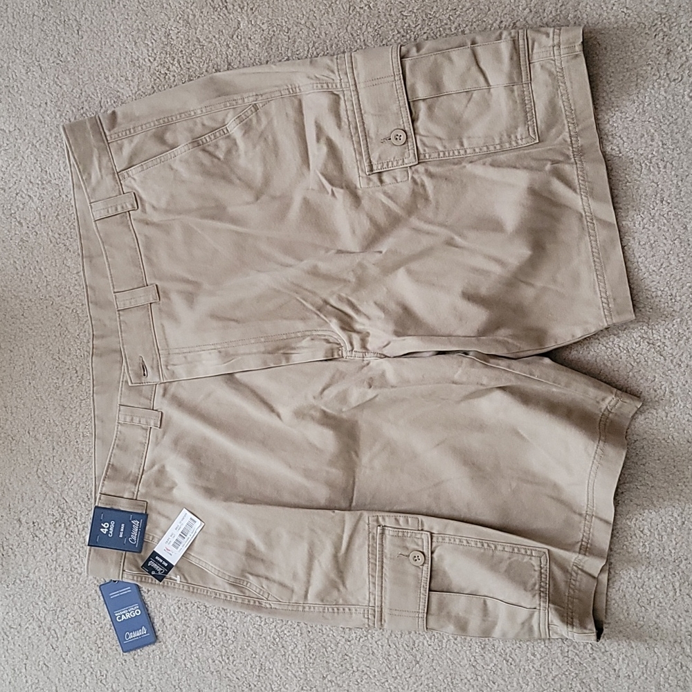 Men's cargo shorts NWT